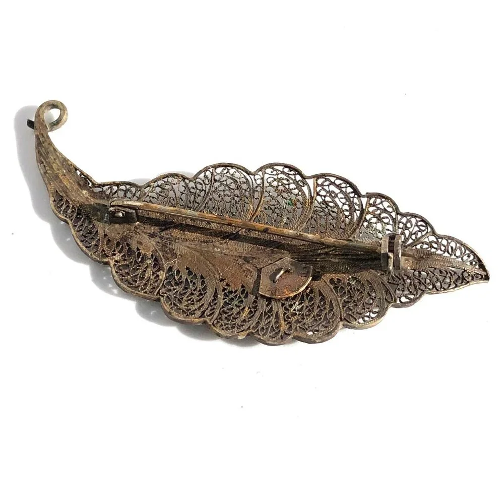 vintage filigree leaf pin brooch Portuguese brass tone delicate Victorian nature - Picture 4 of 16